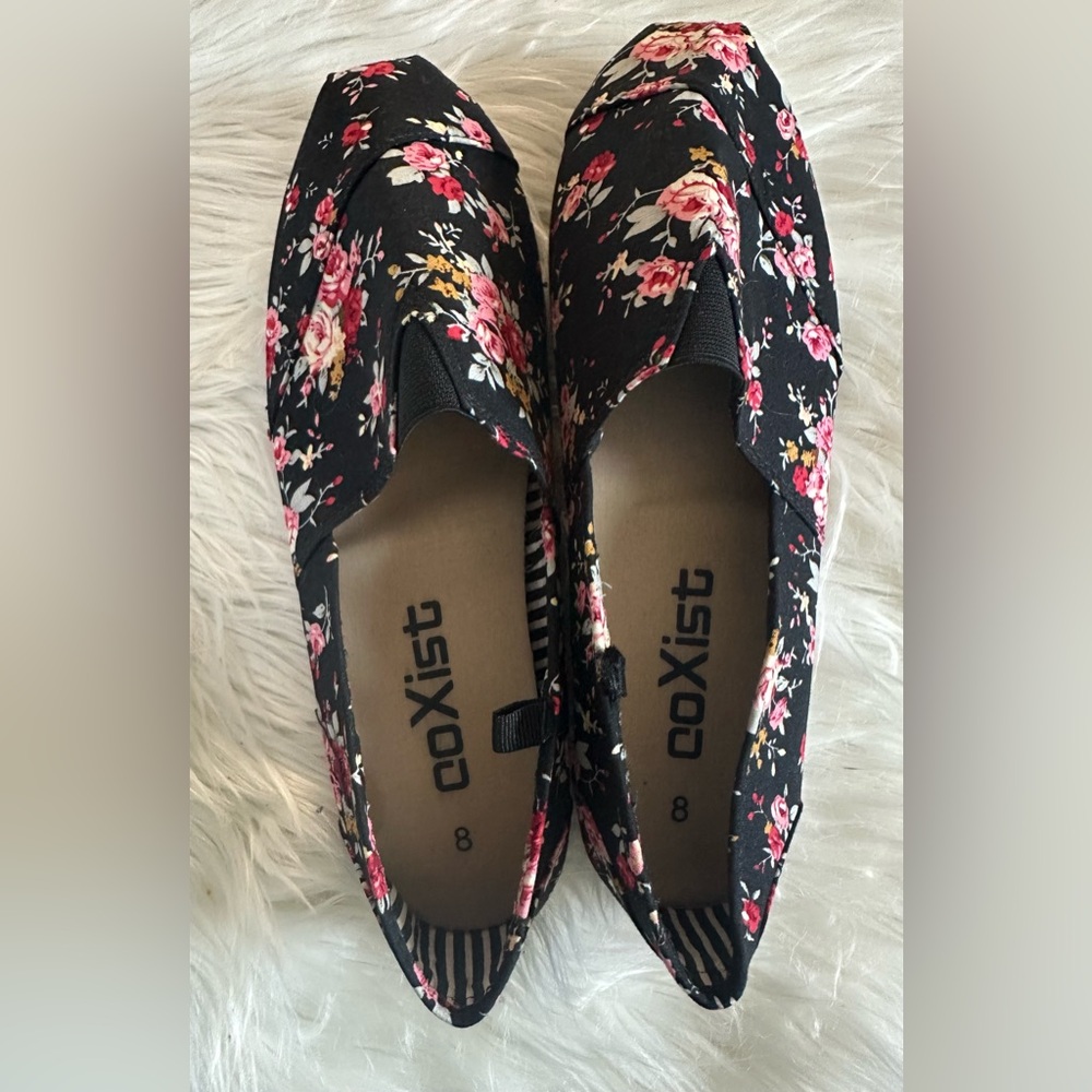 Black shoes with flowers
